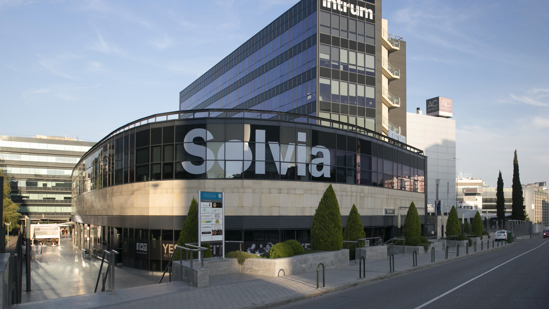 Intrum completa la adquisición de Solvia a Banco Sabadell
