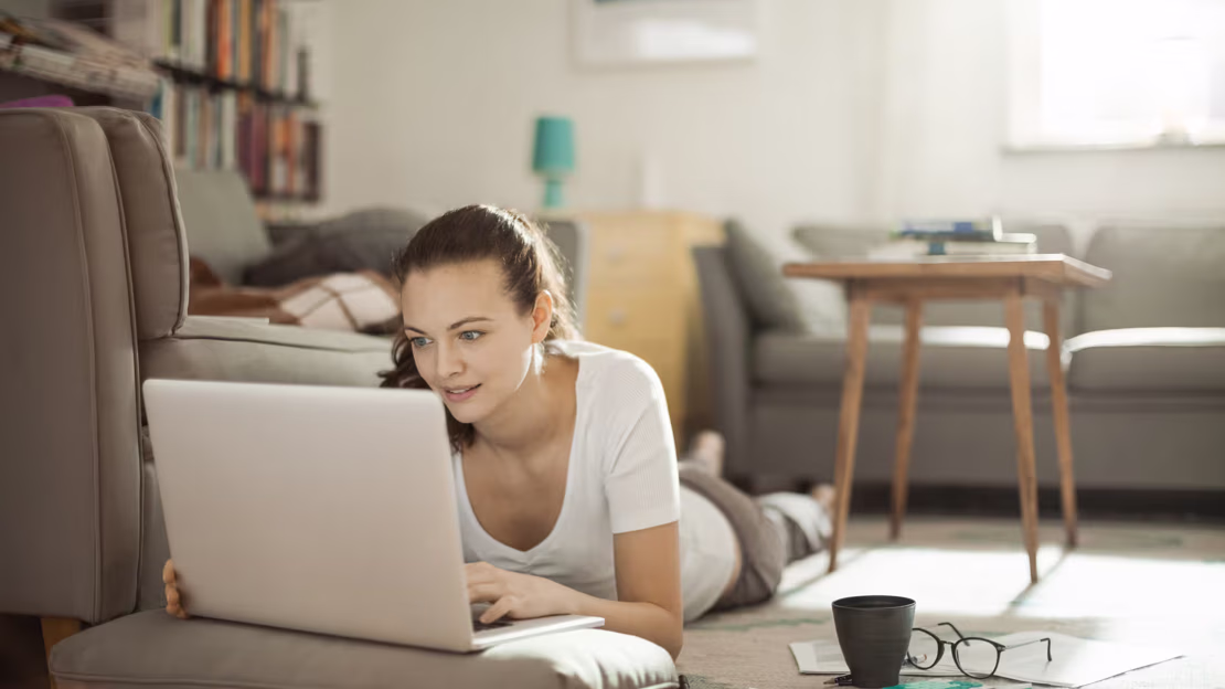 El 63% de los españoles prioriza cada mes el pago de la factura de Internet